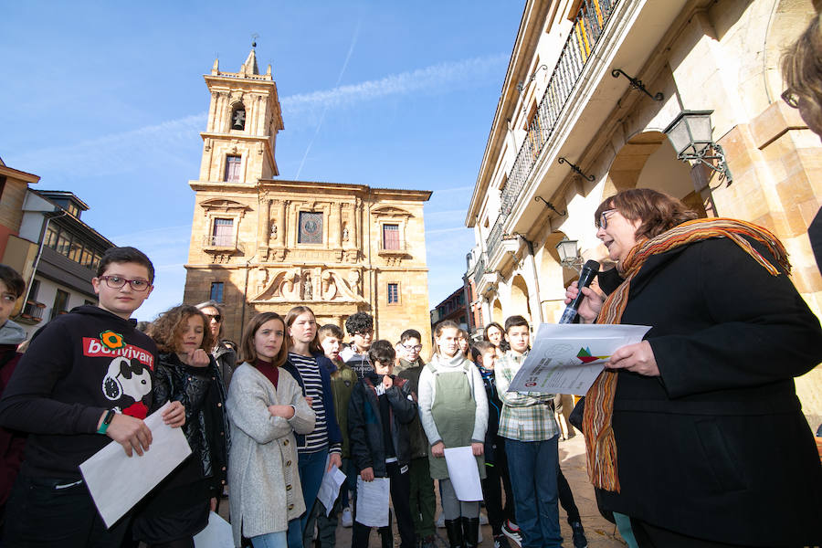 Fotos Los escolares asturianos se hacen oír en el Día de la Radio El